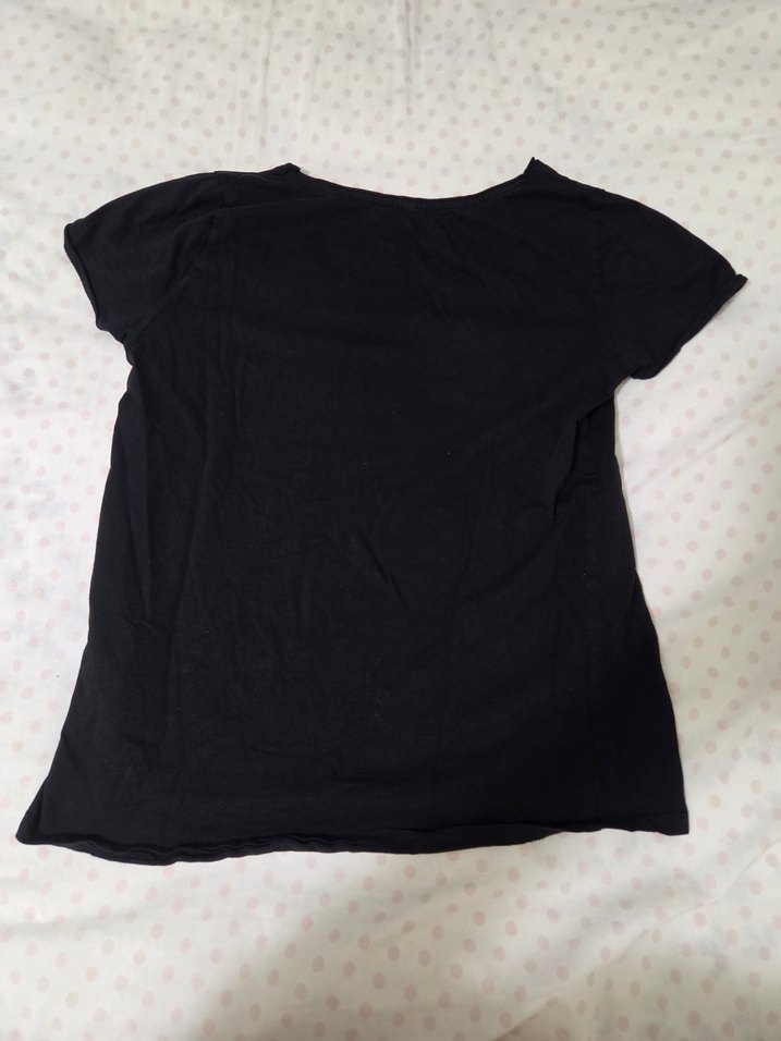 Siyah V Yaka Kısa Kollu Tişört - Görsel 2