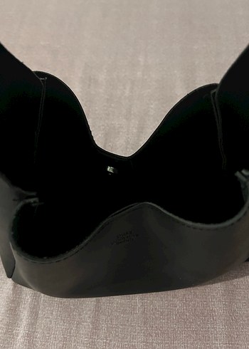 Siyah 
Deri Kadın Çanta - Görsel 2