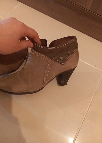 Bej Süet Tokalı Kadın Bot - Görsel 5