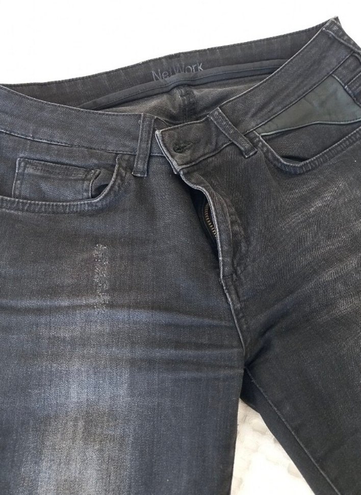 Sokak Stili Siyah Kesik Detaylı Kadın Kot Pantolon - Görsel 3