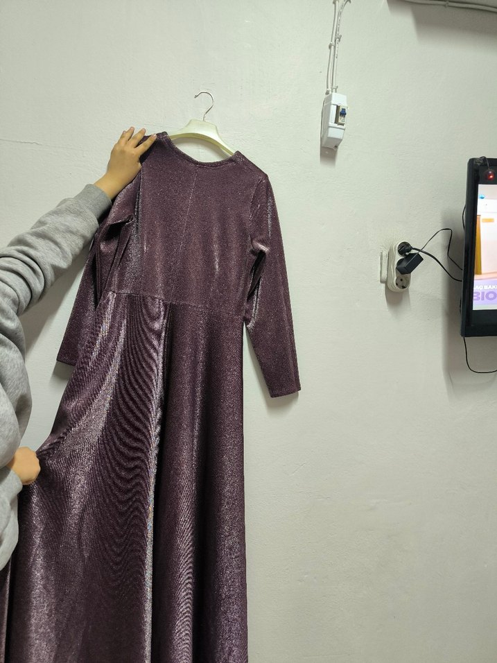 Uzun Kollu Mor Parlak abiye - Görsel 3