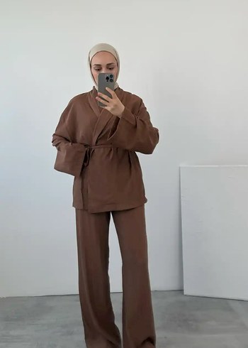 Kahverengi Minimalist Kadın Takım - Görsel 3