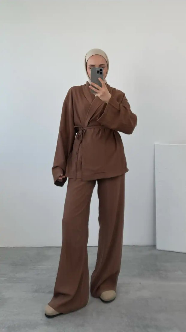 Kahverengi Minimalist Kadın Takım - Görsel 2