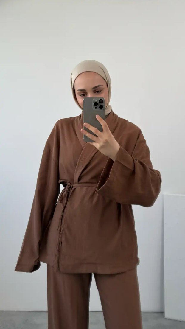 Kahverengi Minimalist Kadın Takım - Görsel 4