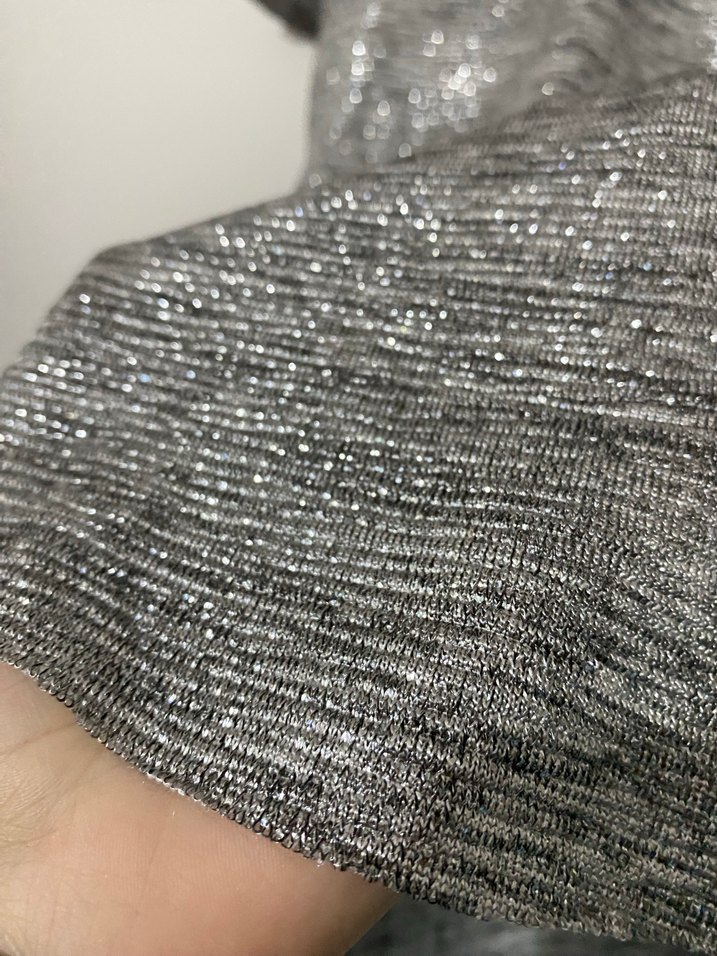 Parlak V Yaka Tişört - Görsel 2