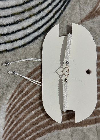 Beyaz kalpli detaylı Kadın Bileklik - Görsel 2