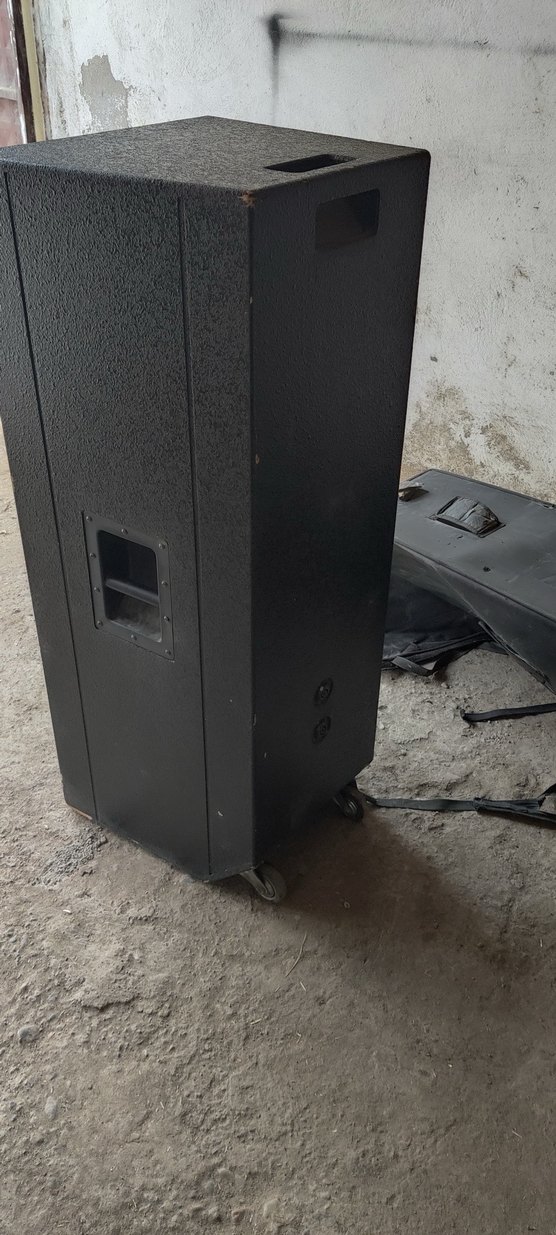 Siyah Büyük Müzik Sistemi Hoparlörü - Görsel 2