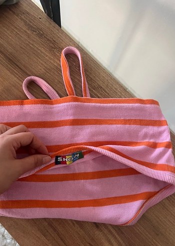Pembe Turuncu Çizgili İnce Askılı Crop Top - Görsel 2