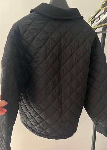 MUDO Siyah Fermuarlı Kısa Kadın Mont - Görsel 3