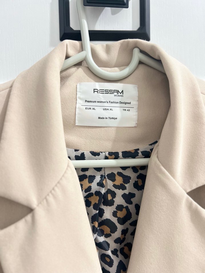 Düğmeli Bej Midi Kadın Blazer Ceket - Görsel 2