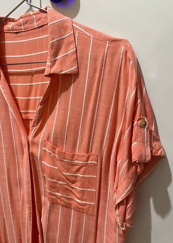 Pembe Çizgili V Yaka Kısa Kollu Gömlek - Görsel 4
