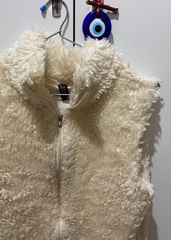 Beyaz Kürk Detaylı Kolsuz Kadın Yelek - Görsel 3