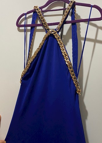 Zincir Detaylı Parlak Mavi Uzun Elbise - Görsel 3