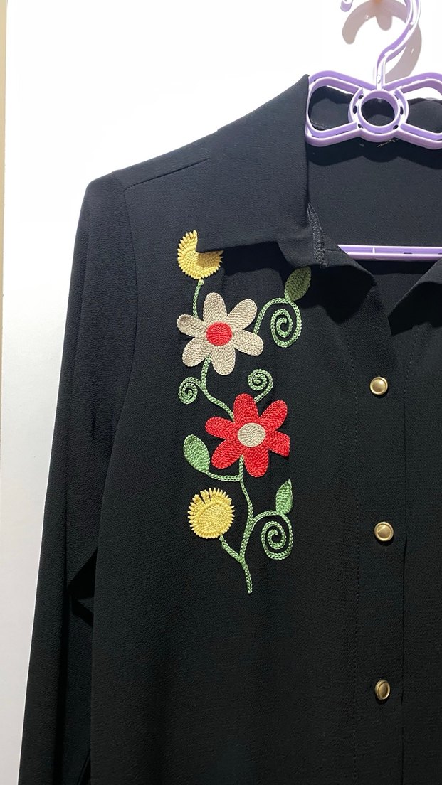 Uzun Kollu Nakışlı Siyah Kadın Tunik - Görsel 2