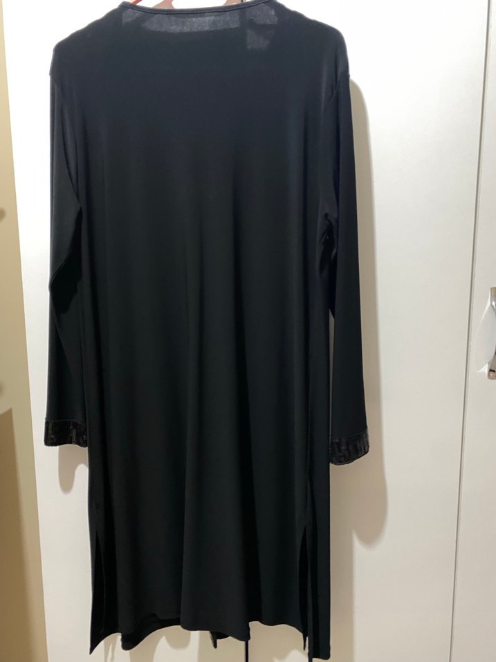 Uzun Siyah Tesettür Ceket - Görsel 4