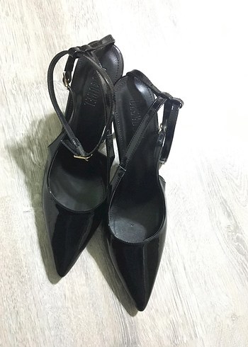 Siyah Rugan Bilekten Bağlamalı Stiletto - Görsel 3