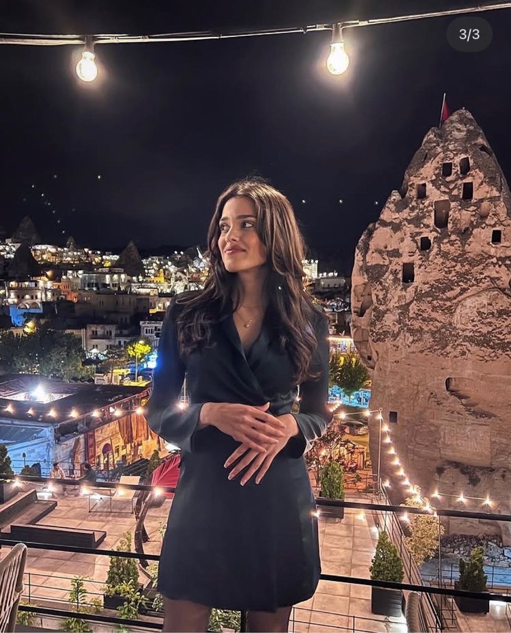 Mango Saten Zümrüt Yeşili V Yaka Midi Elbise - Görsel 3