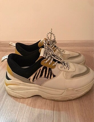 Spor ayakkabi stradivarius