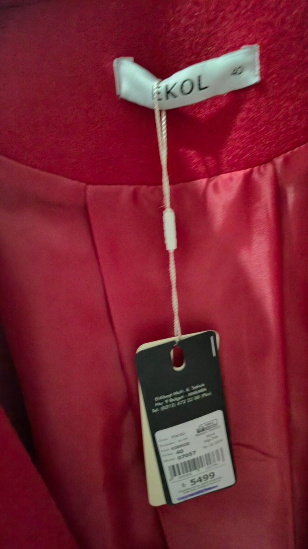 Kırmızı Çift Düğmeli Kısa Kaban - Görsel 3