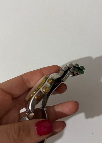 Altın ve Gümüş Renkli Kadın Kol Saati - Görsel 3