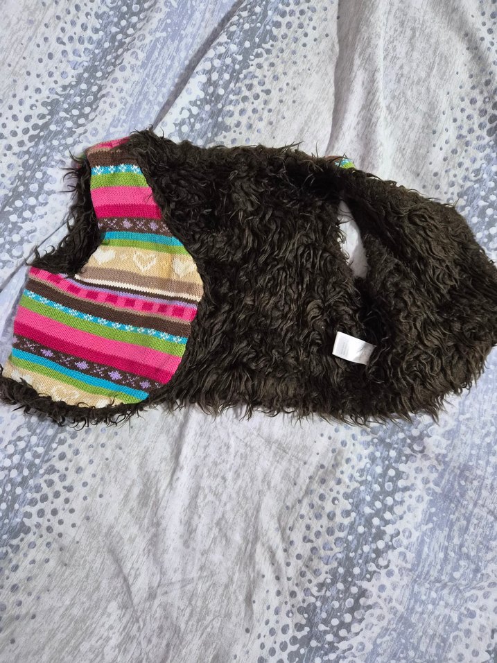 Renkli Desenli Örgü Kız Yeleği - Görsel 3