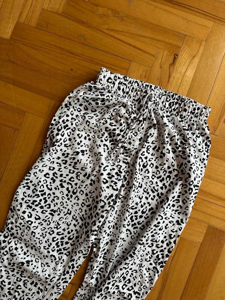 Leopar Desenli Beli Bağcıklı Kadın Pijama - Görsel 2