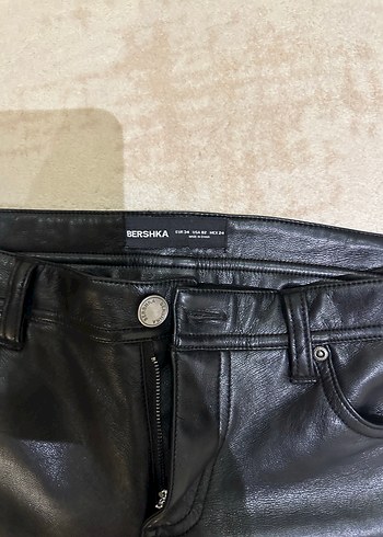 Bershka Kadın Siyah Deri Pantolon - Görsel 3