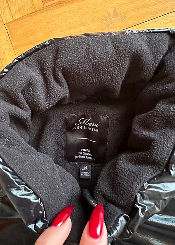 Siyah Kadın Kısa Parlak Kış Montu - Görsel 2