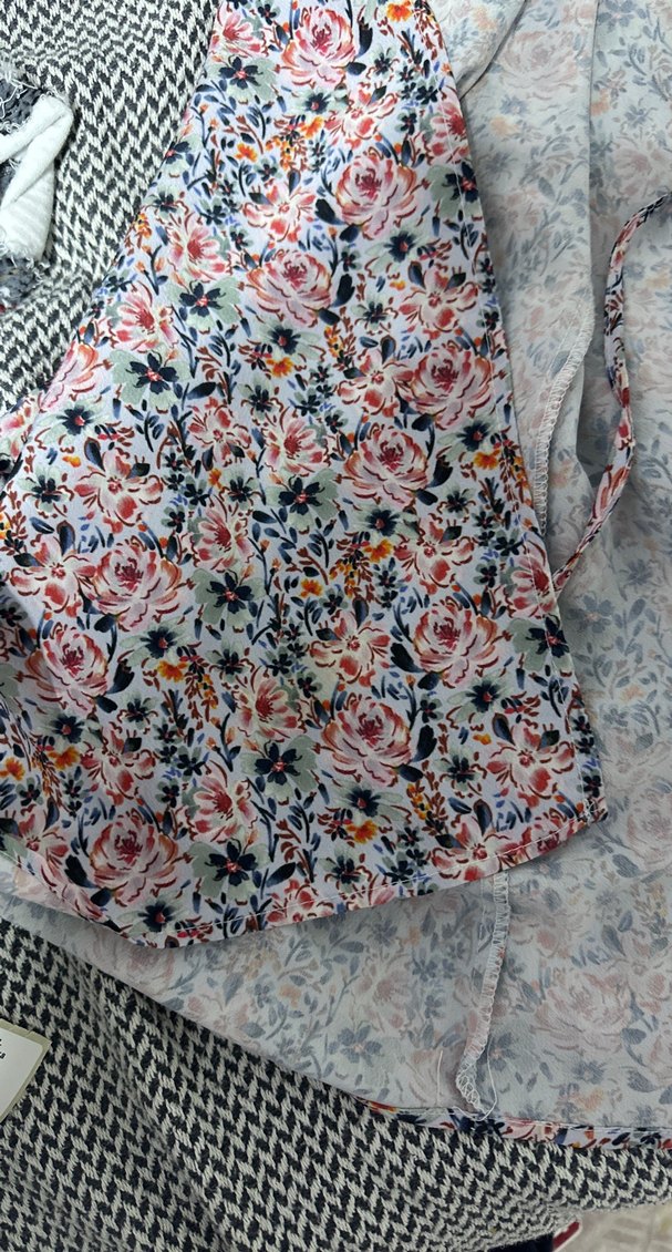 V Yaka Fırfırlı Bağlamalı Kısa Kadın Elbise - Görsel 3