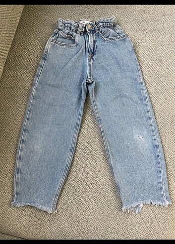 Distressed slouchy zara jean 