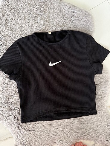 Siyah crop