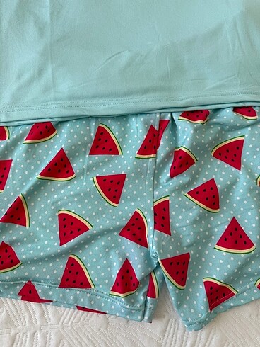 l Beden Şortlu pijama takımı