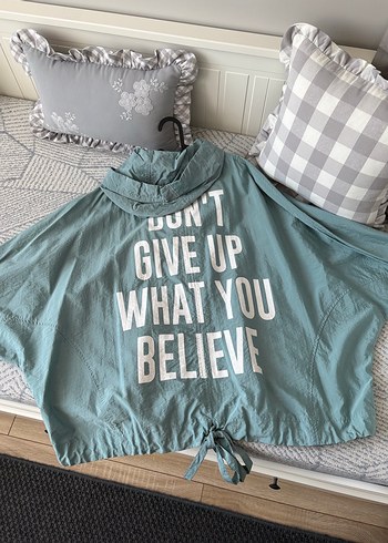 Düğmeli Yeşil Kadın Yağmurluk - Görsel 2