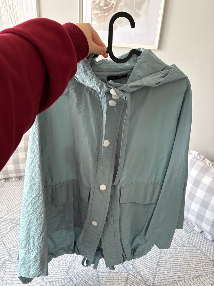 Düğmeli Yeşil Kadın Yağmurluk - Görsel 3