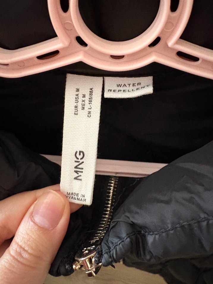 Mango Siyah Kapitone Kadın Kısa Mont - Görsel 4