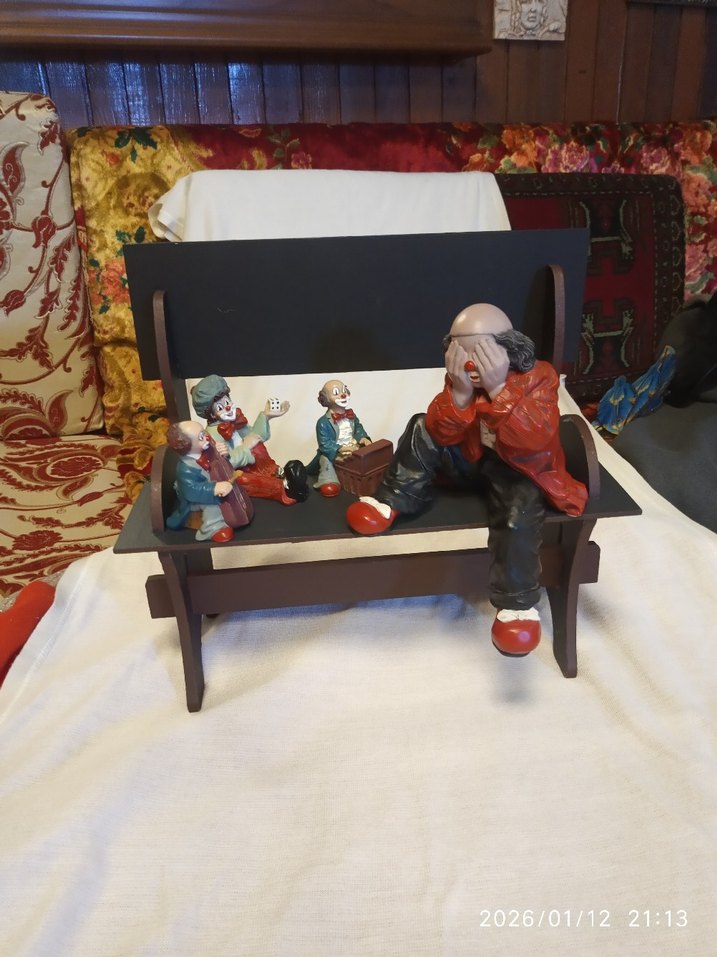 Korkmuş palyaçoyu, teselli eden müzisyenler kompozisyonu - Görsel 3