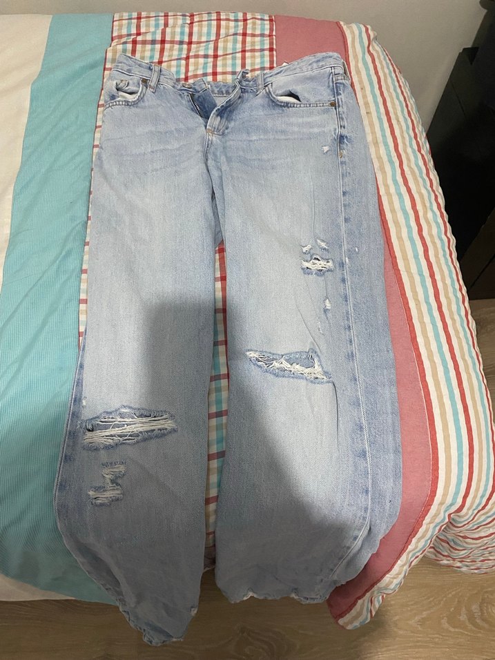 Bol Kesim Açık Mavi Yırtık Kot Pantolon - Görsel 2