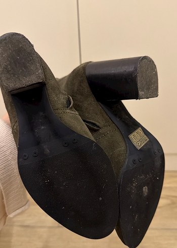 Yesil
Süet Kadın Dolgu Topuk Bot - Görsel 3