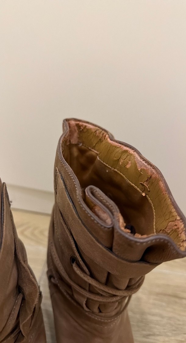 Bej Süet Dolgu Topuklu Kadın Bot - Görsel 4