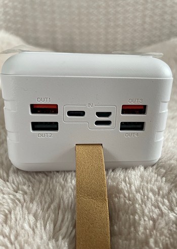 60000mAh Kapasiteli Beyaz Power Bank - Görsel 4