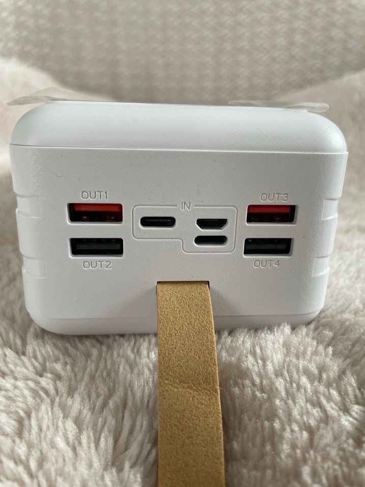 60000mAh Kapasiteli Beyaz Power Bank - Görsel 4