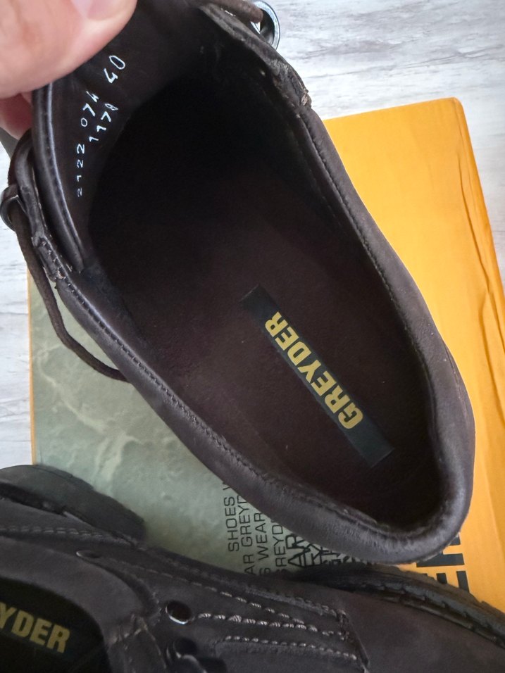 Greyder kahverengi kadın bot - Görsel 2