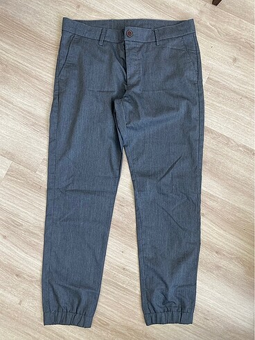 Kumaş paça lastikli slimfit pantolon