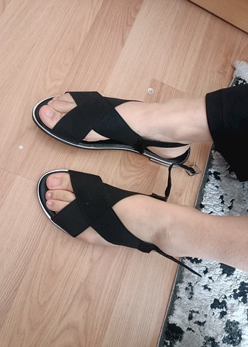 Siyah Rugan Tokalı İnce Topuklu Kadın Sandalet - Görsel 3