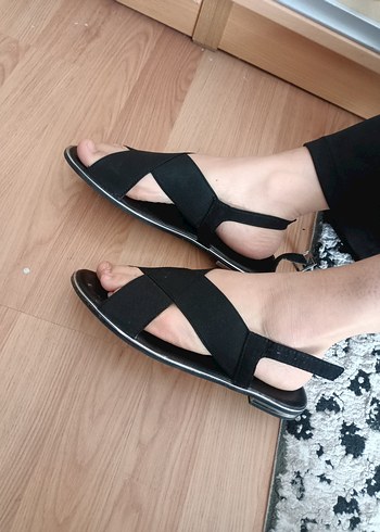 Siyah Rugan Tokalı İnce Topuklu Kadın Sandalet - Görsel 4