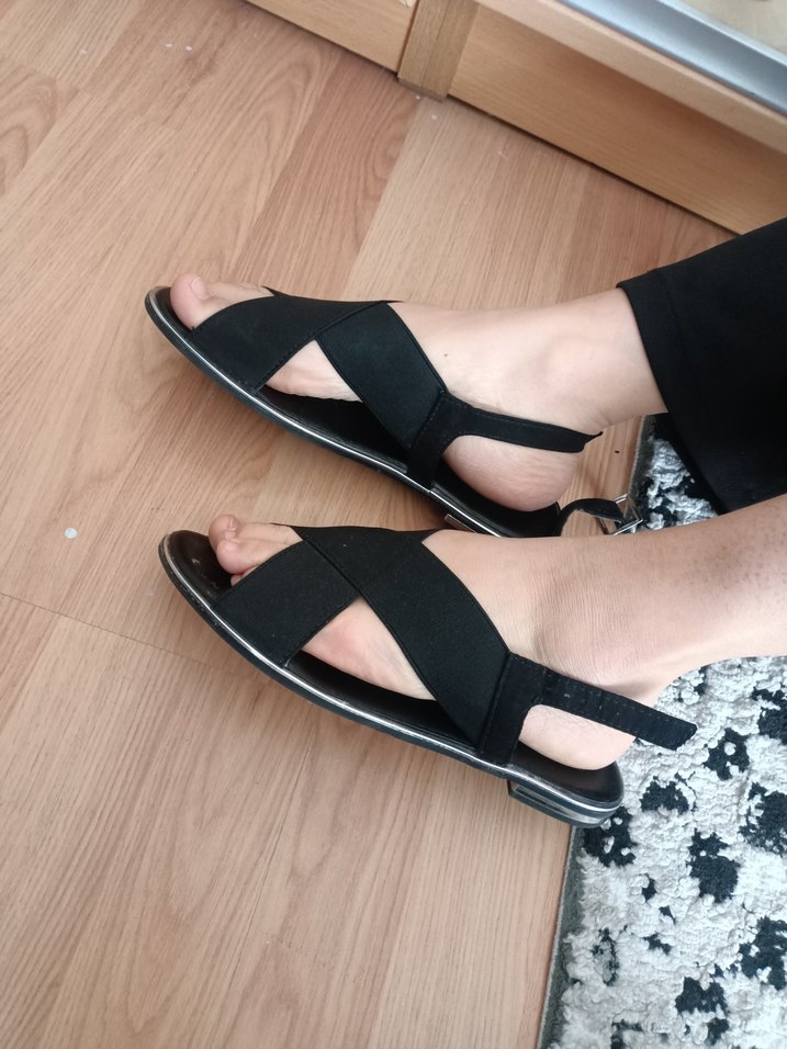 Siyah Rugan Tokalı İnce Topuklu Kadın Sandalet - Görsel 4