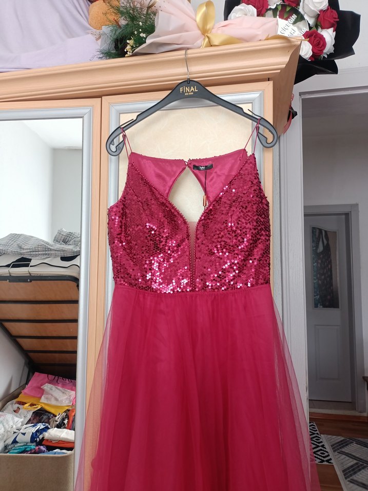 Pul Detaylı Uzun Bordo Abiye Elbise - Görsel 4