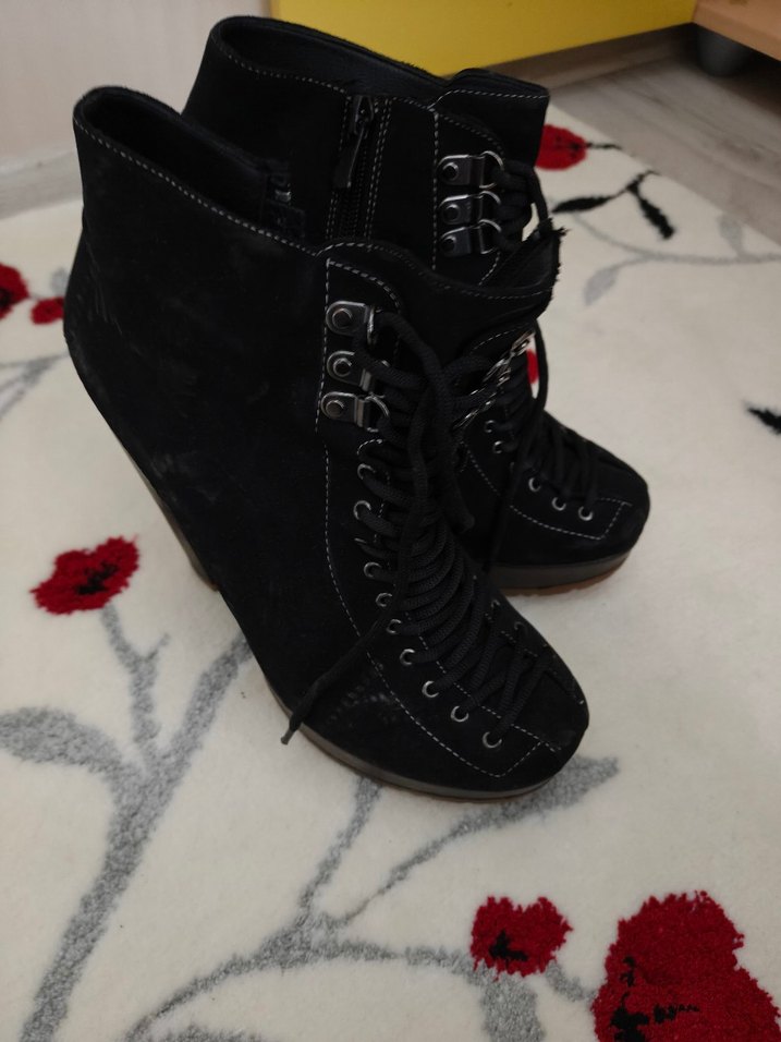 Siyah Tokalı Gotik Kadın Topuklu Bot 40 numara - Görsel 3