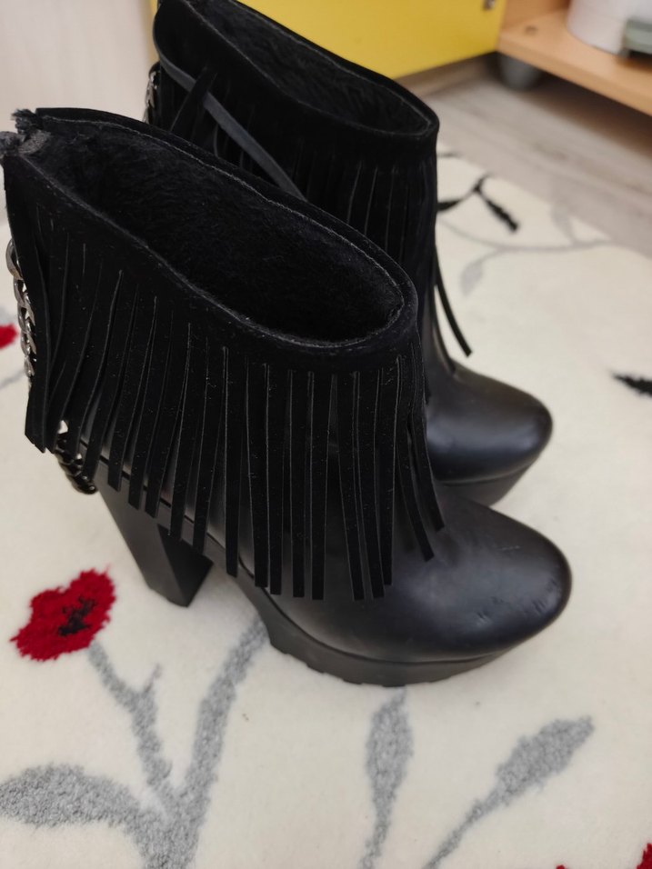 Siyah Süet Püsküllü Gotik Yüksek Topuklu Bot 39 numara - Görsel 2