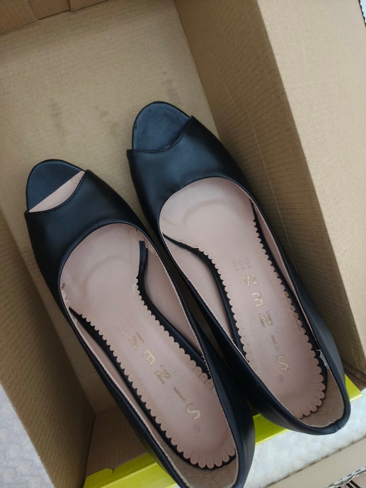 Kemer Detaylı Siyah Rugan Stiletto Topuklu Ayakkabı - Görsel 2